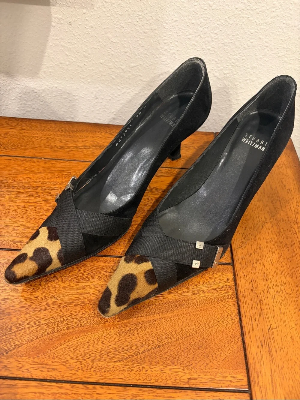 Stuart Weitzman Black suede kitten heel Pumps with Leopard Print Pointed Toe 7.5